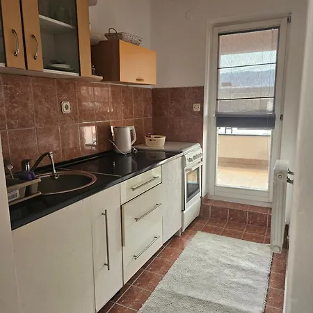 Ellye Апартаменты Lukavica