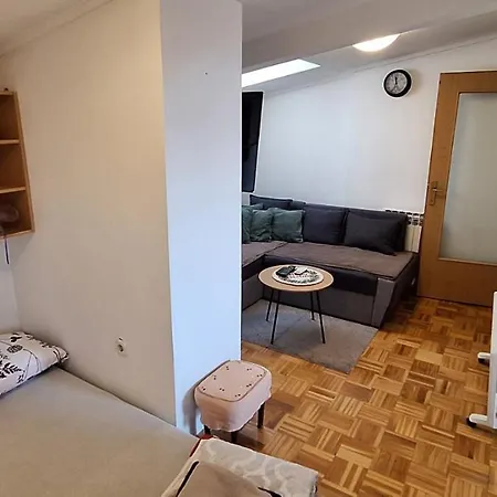 Apartment Ellye *