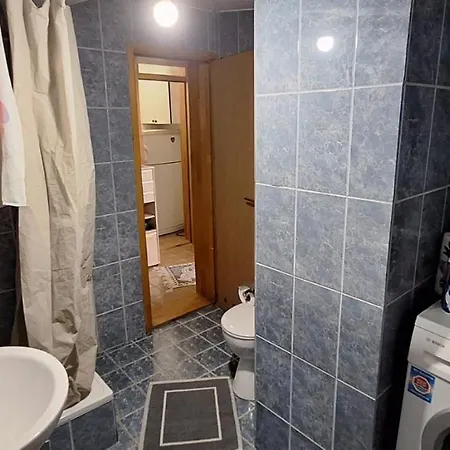 Ellye Apartment *