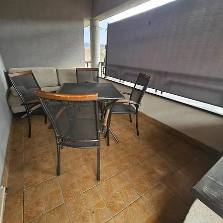 Ellye Apartment